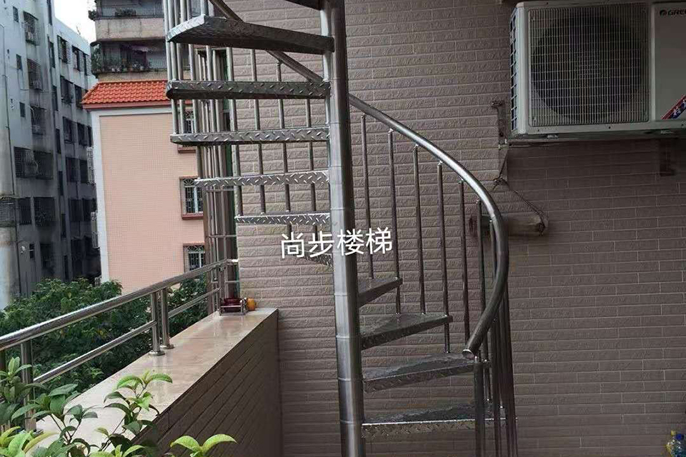 Stainless steel rotation